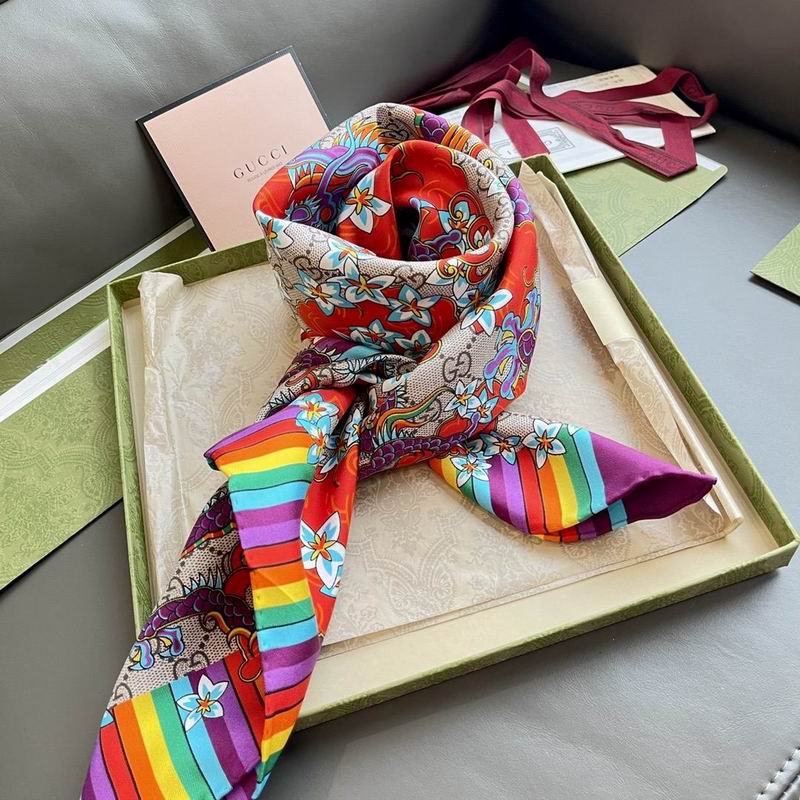 Gucci silk scarf 90X90cm E 06 (3)